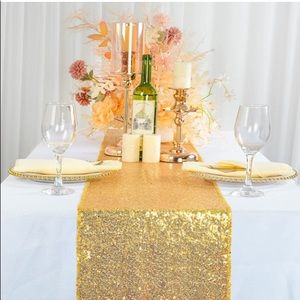 10 pieces 12x108” gold sequin table runners. Used once. Excellent condition.